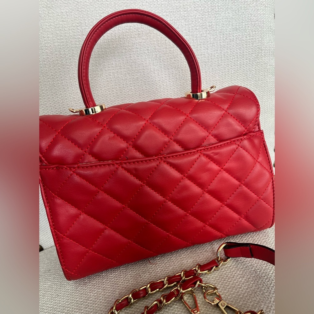NWOT Quilted red handbag with gold hardware. Chain strap. ❤️ - Picture 5 of 5